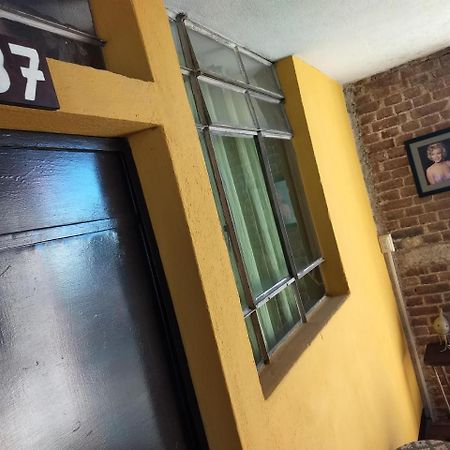 Give House Bed & Breakfast Guatemala City Exterior photo
