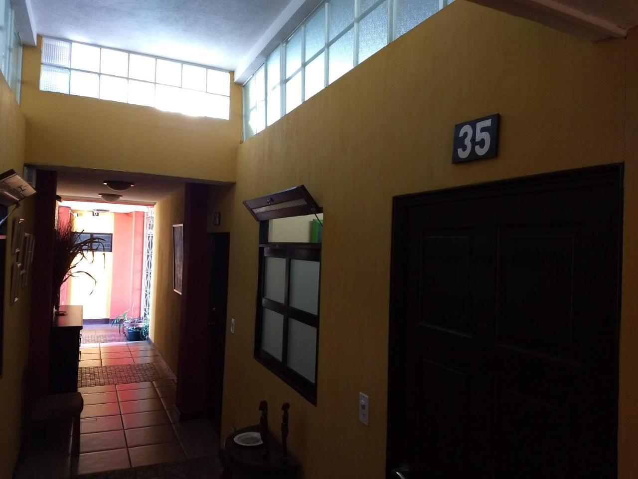 Give House Bed & Breakfast Guatemala City Exterior photo