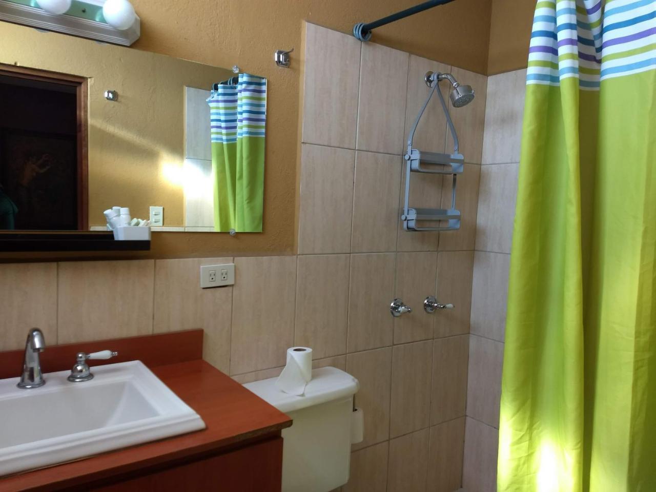 Give House Bed & Breakfast Guatemala City Exterior photo