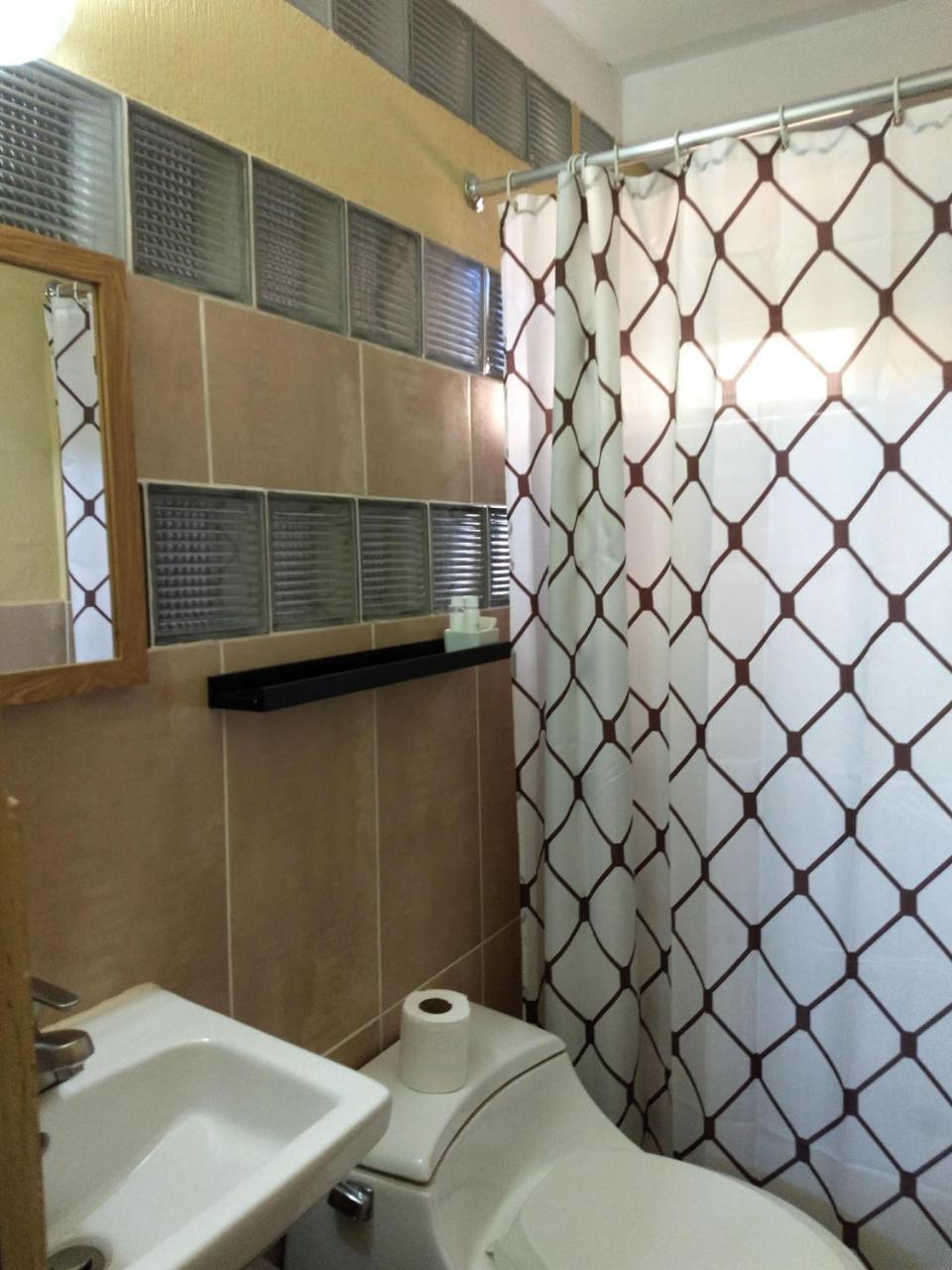 Give House Bed & Breakfast Guatemala City Exterior photo