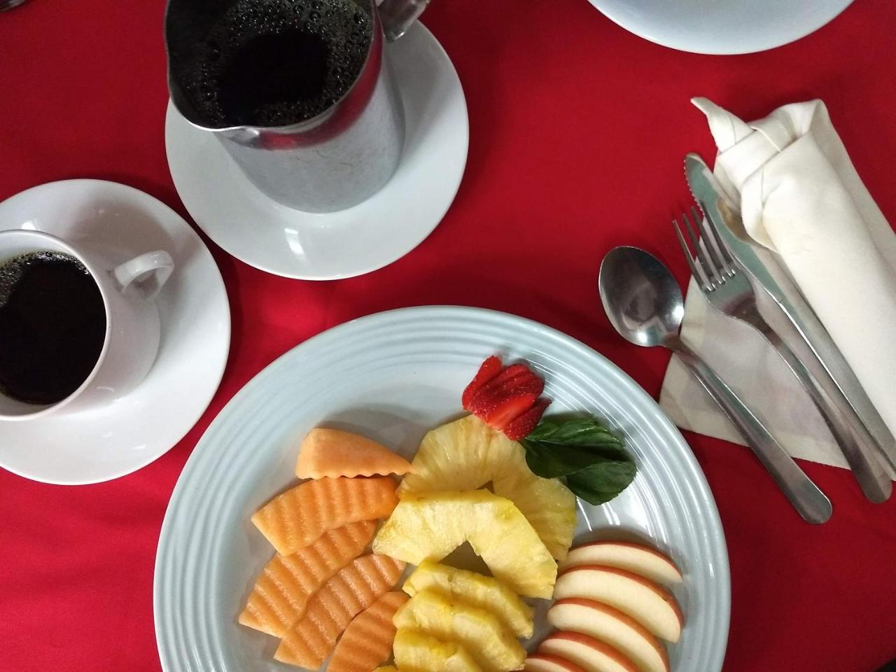 Give House Bed & Breakfast Guatemala City Exterior photo
