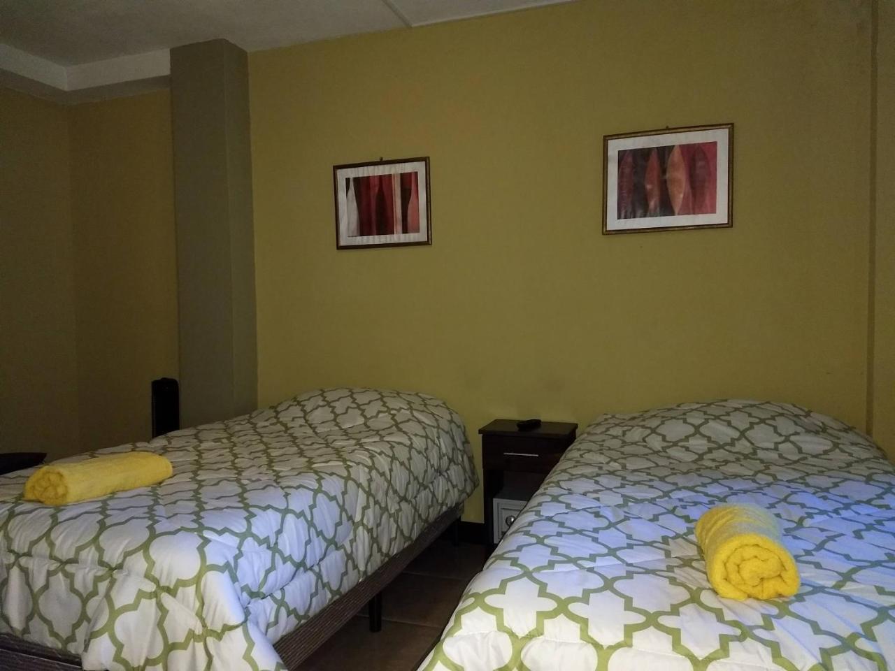 Give House Bed & Breakfast Guatemala City Exterior photo