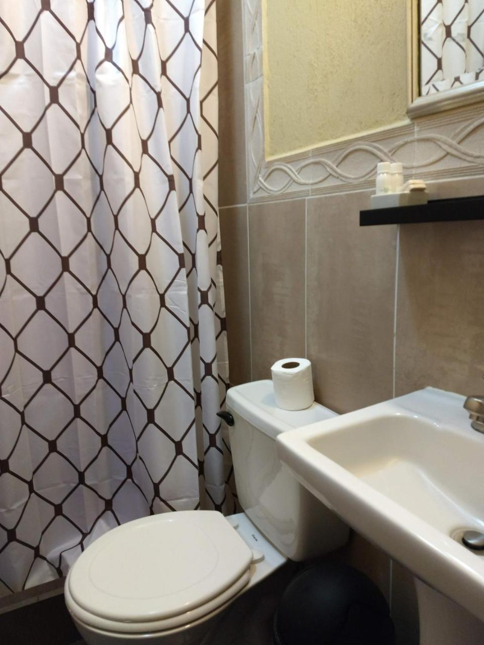 Give House Bed & Breakfast Guatemala City Exterior photo