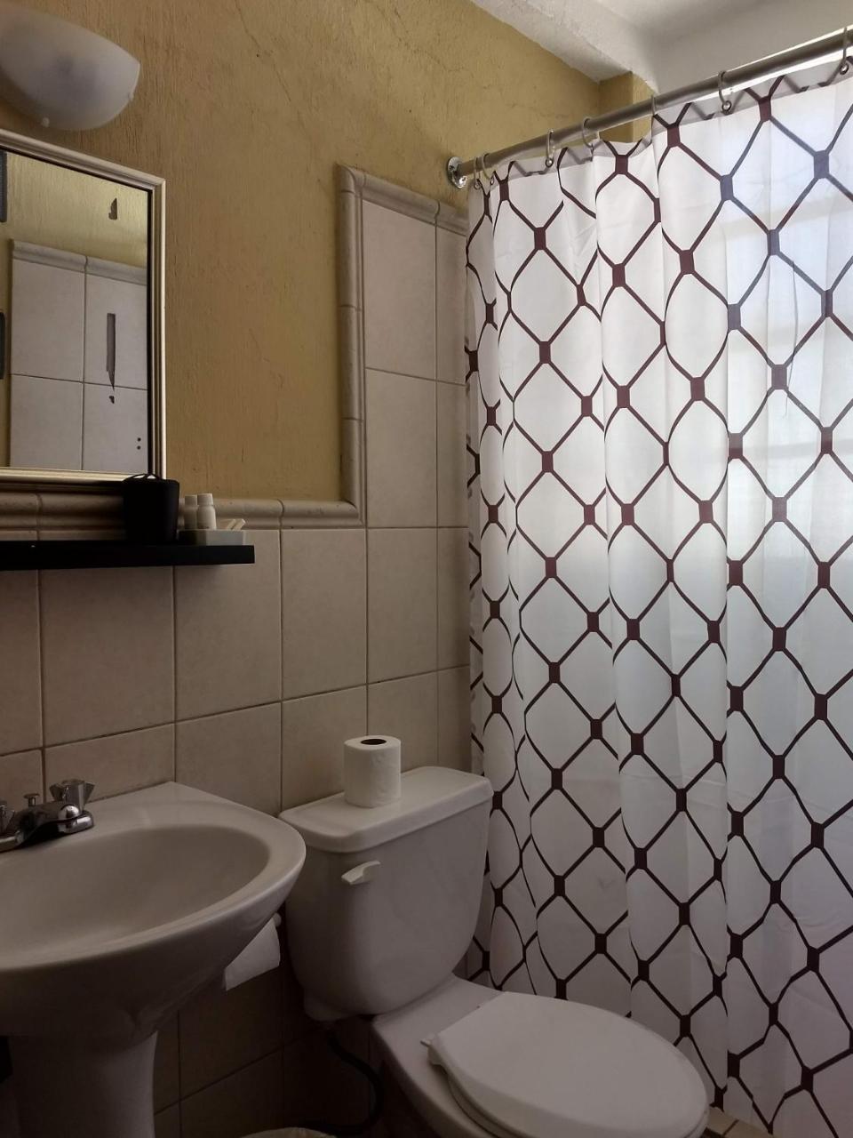 Give House Bed & Breakfast Guatemala City Exterior photo